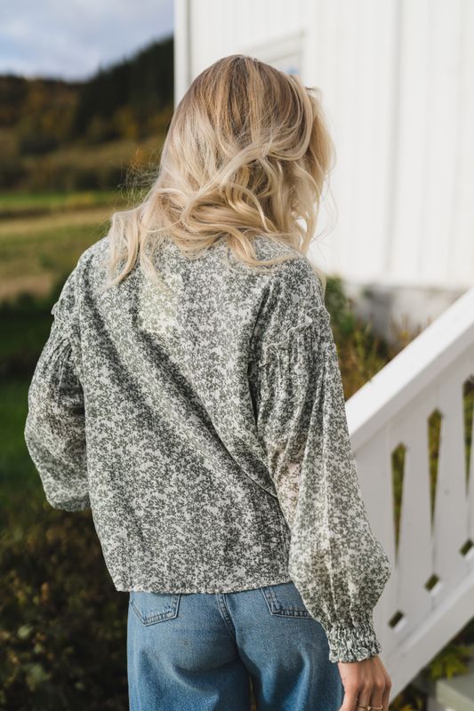 MSCH Seraphina Shirt | Egret Flower